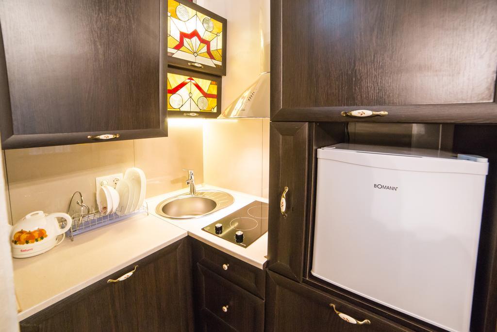 Apartment On Valova 16-2- 2 Minutes To Market Square Лвив Екстериор снимка